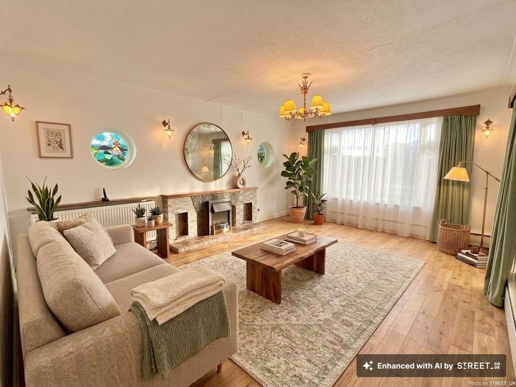 Property photo 2 of 31