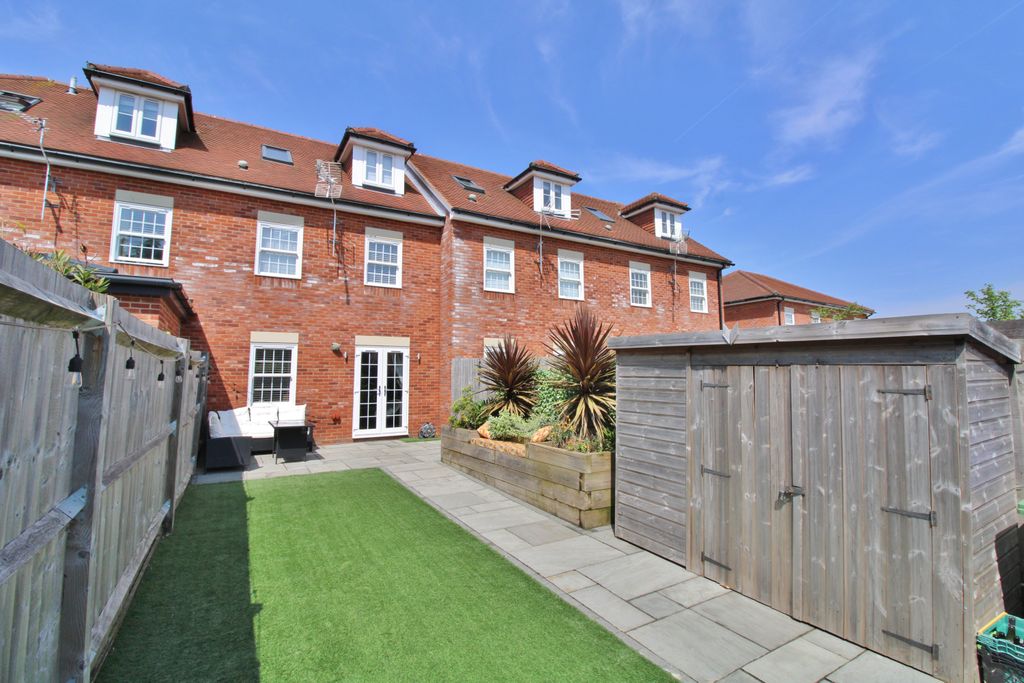 Property photo 1 of 17