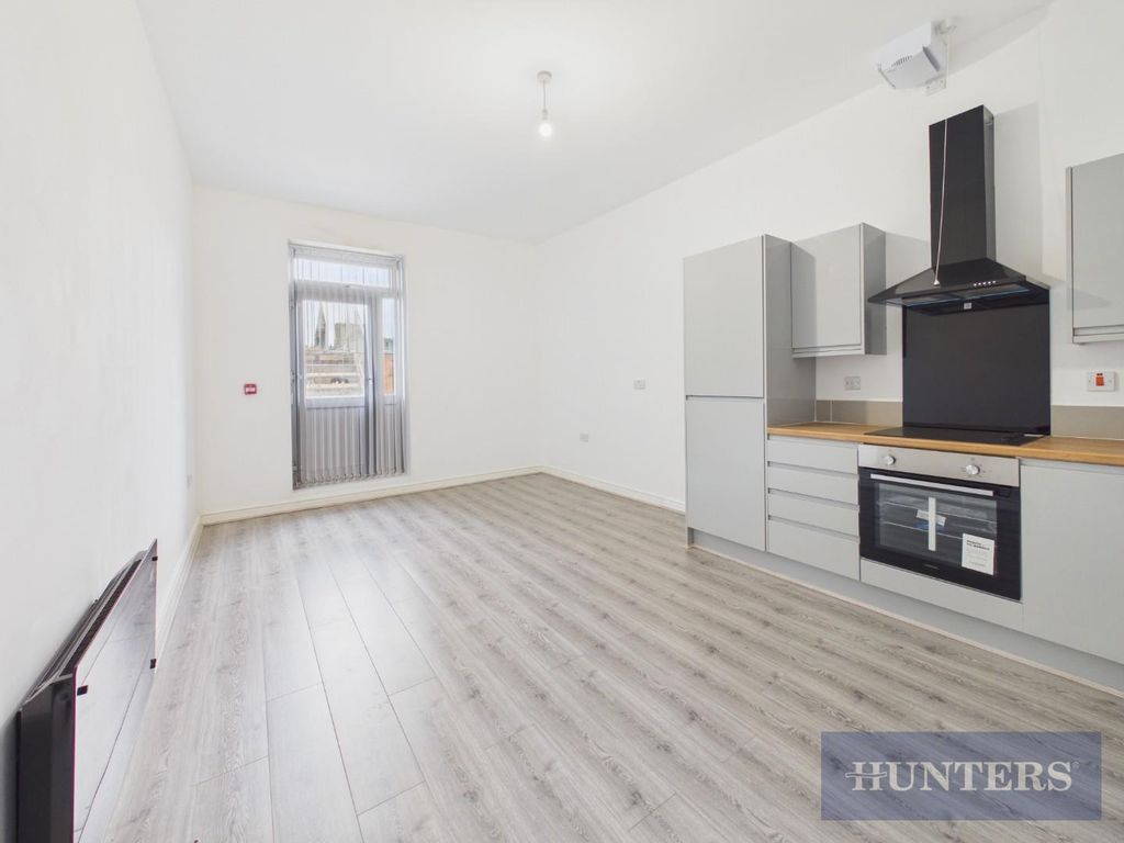 Property photo 2 of 10 Cam05316G0-Pr0359-Still002.Jpg