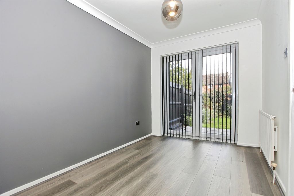 Property photo 2 of 17 Dining Room