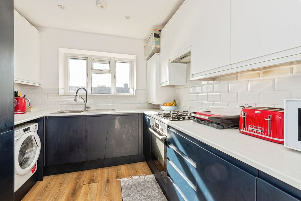 Property photo 3 of 17 Photo