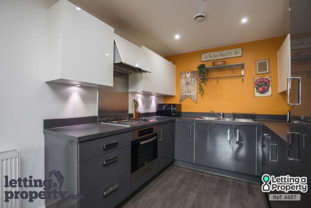 Property photo 2 of 9