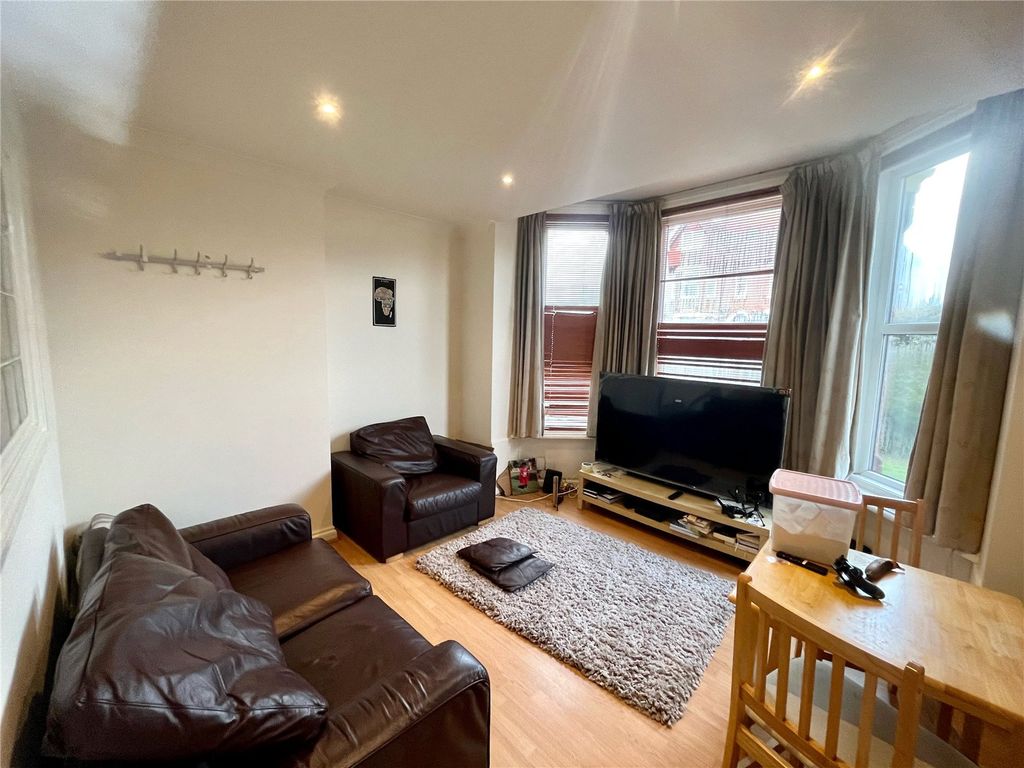 Property photo 2 of 5 Picture No. 08