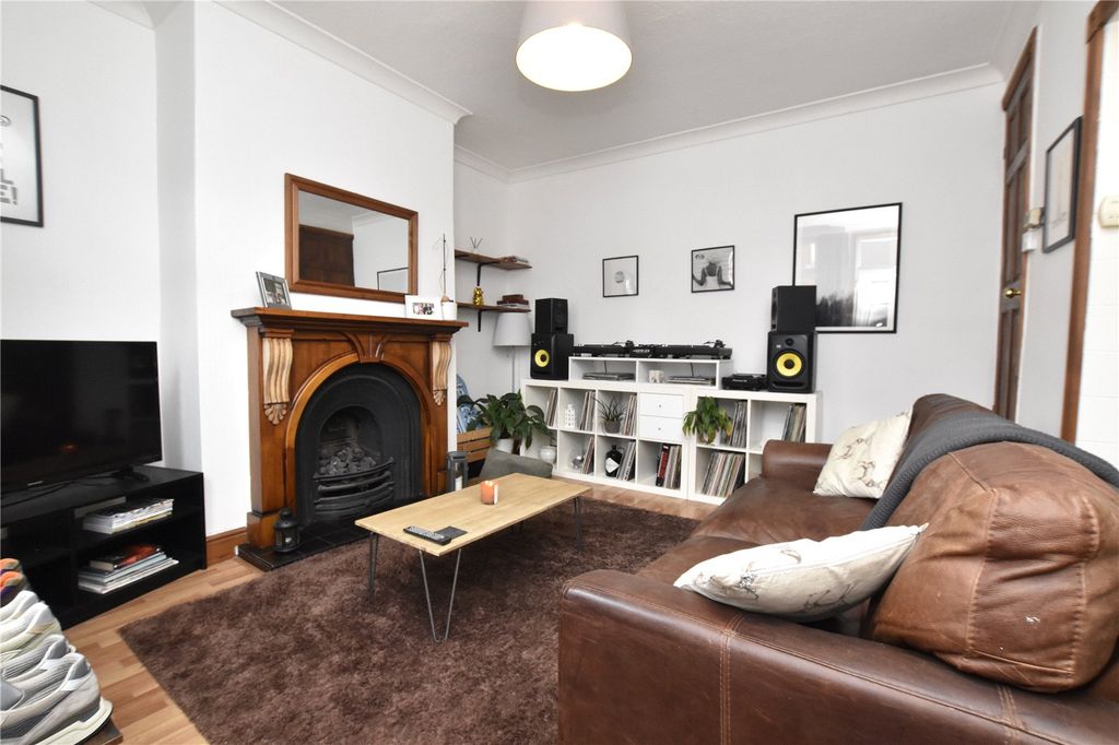 Property photo 1 of 10 Lounge