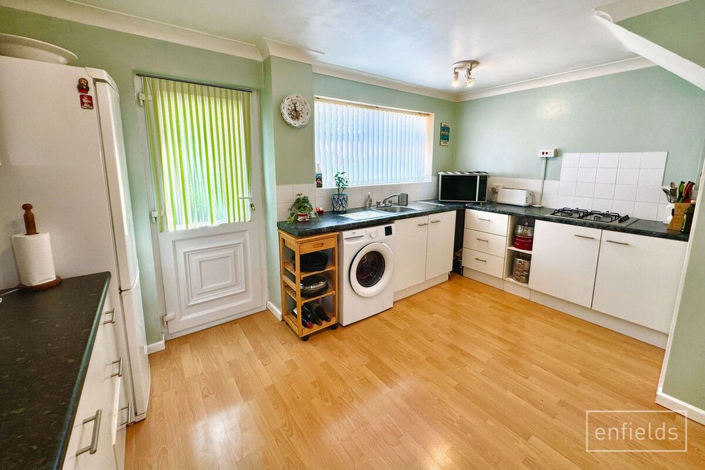 Property photo 2 of 20