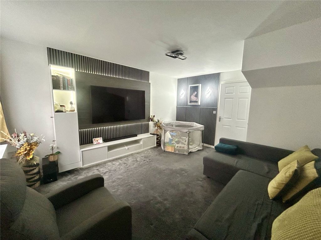 Property photo 2 of 18 Picture No. 05
