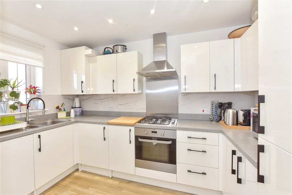 Property photo 3 of 13 Kitchen