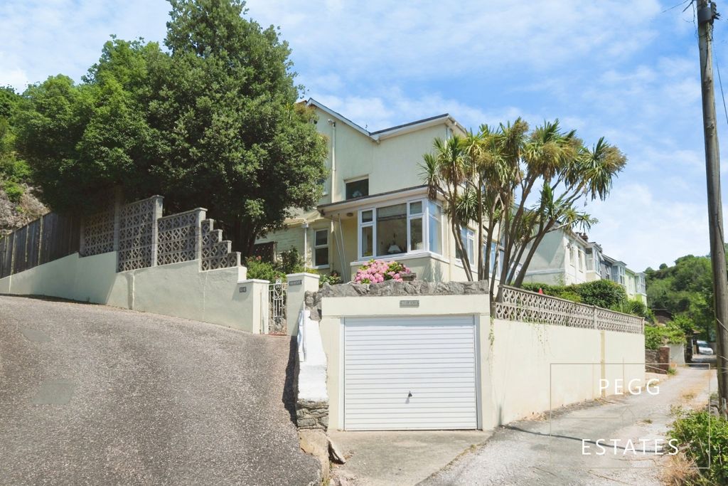 Property photo 3 of 34