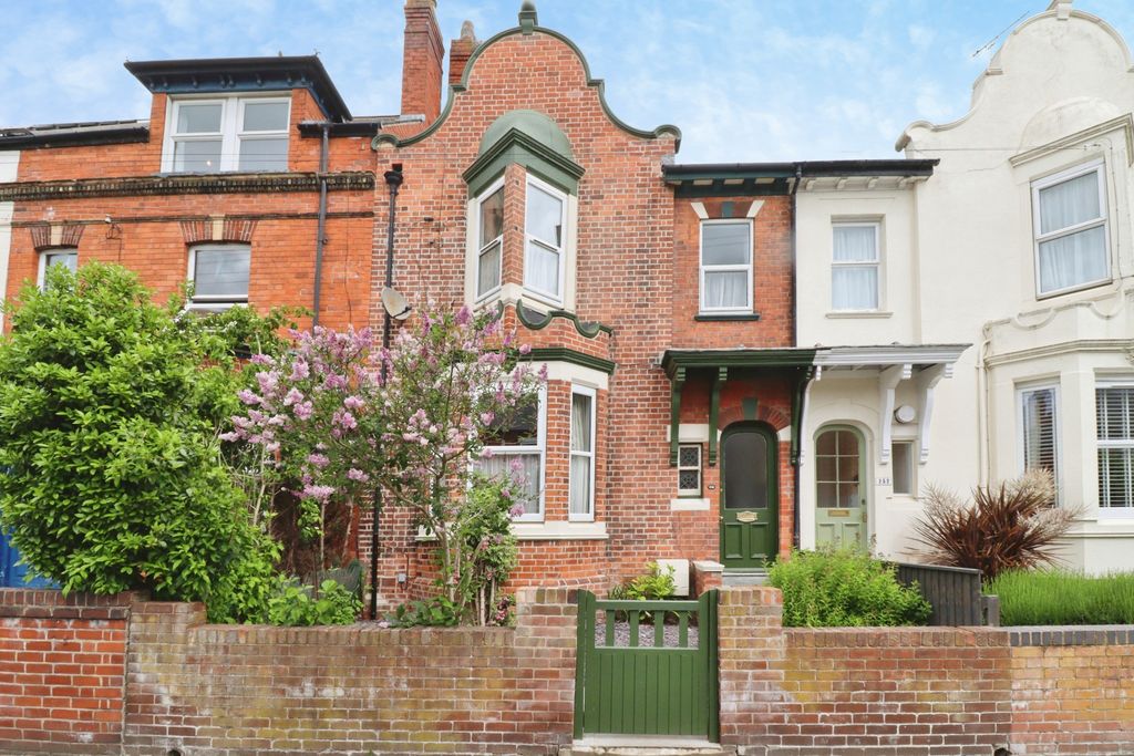 Property photo 1 of 28