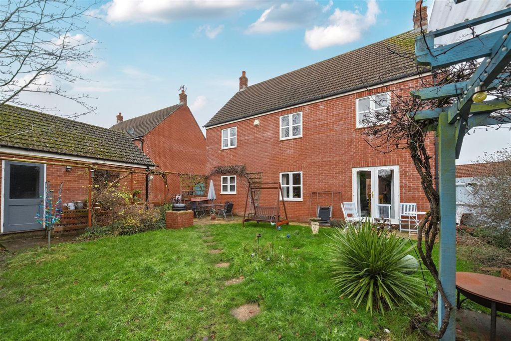 Property photo 2 of 16 1384494-16-69282902c6058.Jpg