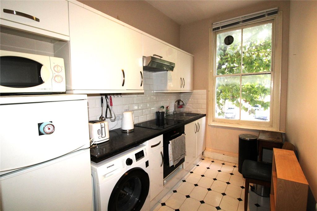 Property photo 2 of 8 Kitchen