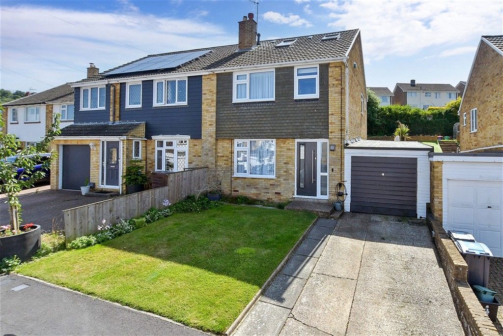 Property photo 1 of 15 External Front Web.