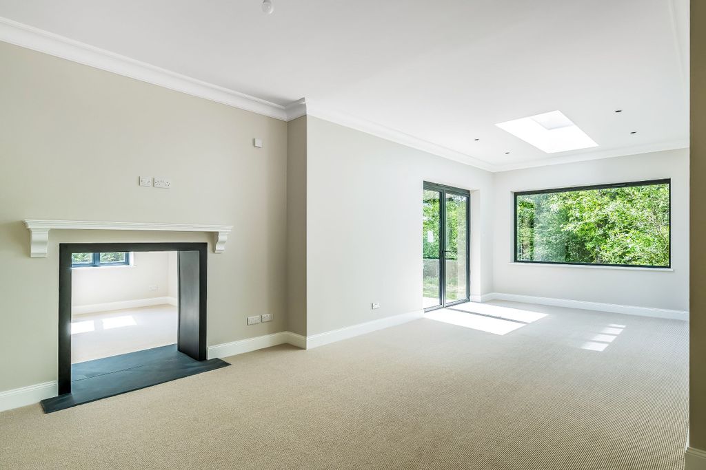Property photo 2 of 53