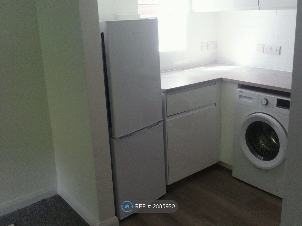 Property photo 2 of 10 Kitchen 1