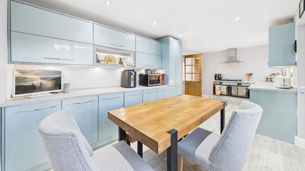 Property photo 3 of 34 4705149