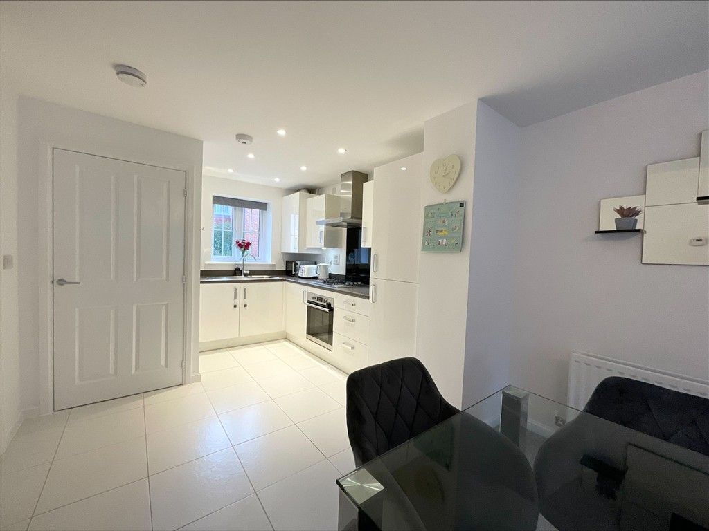 Property photo 3 of 14 Kitchen / Dining Room