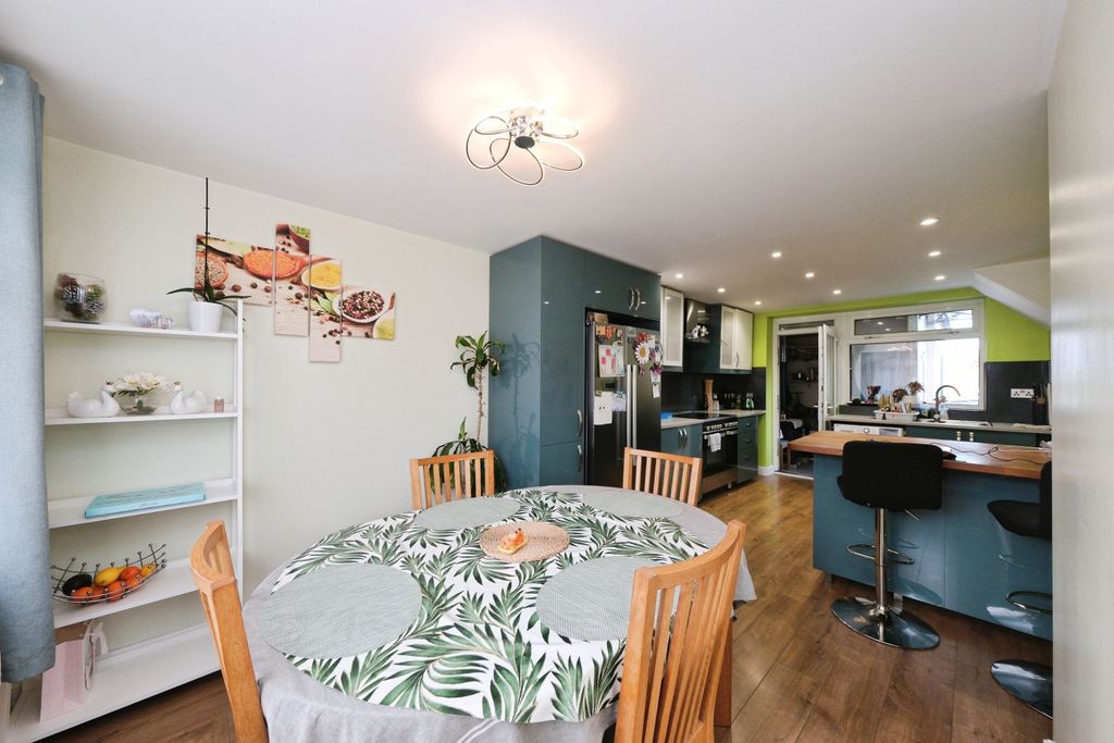Property photo 2 of 20 Img_5550