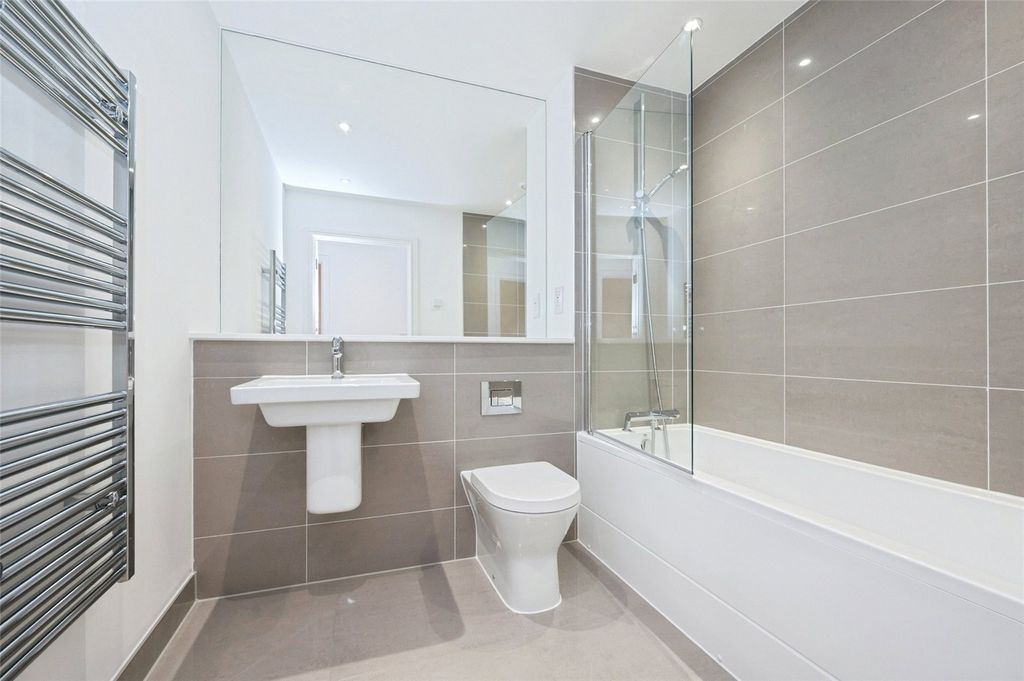 Property photo 2 of 18 Picture No. 01