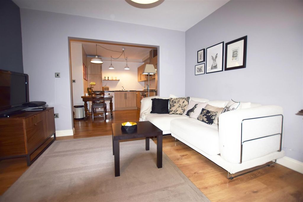 Property photo 3 of 12 4.Jpg