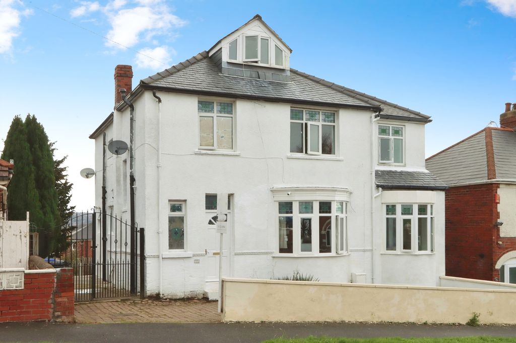 Property photo 1 of 17 Front