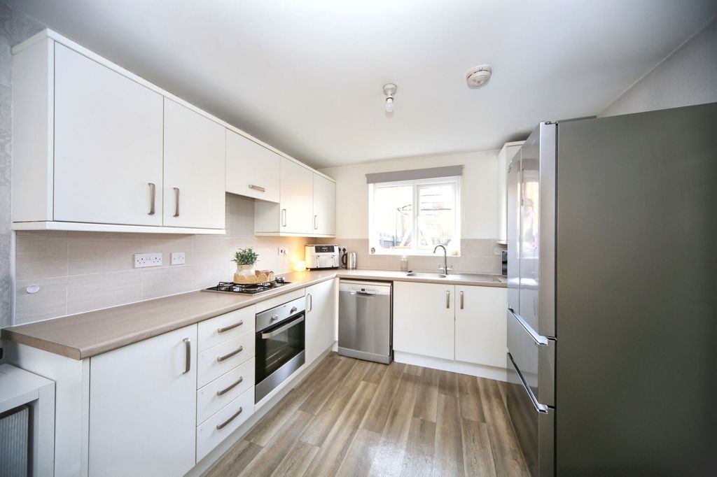 Property photo 3 of 24