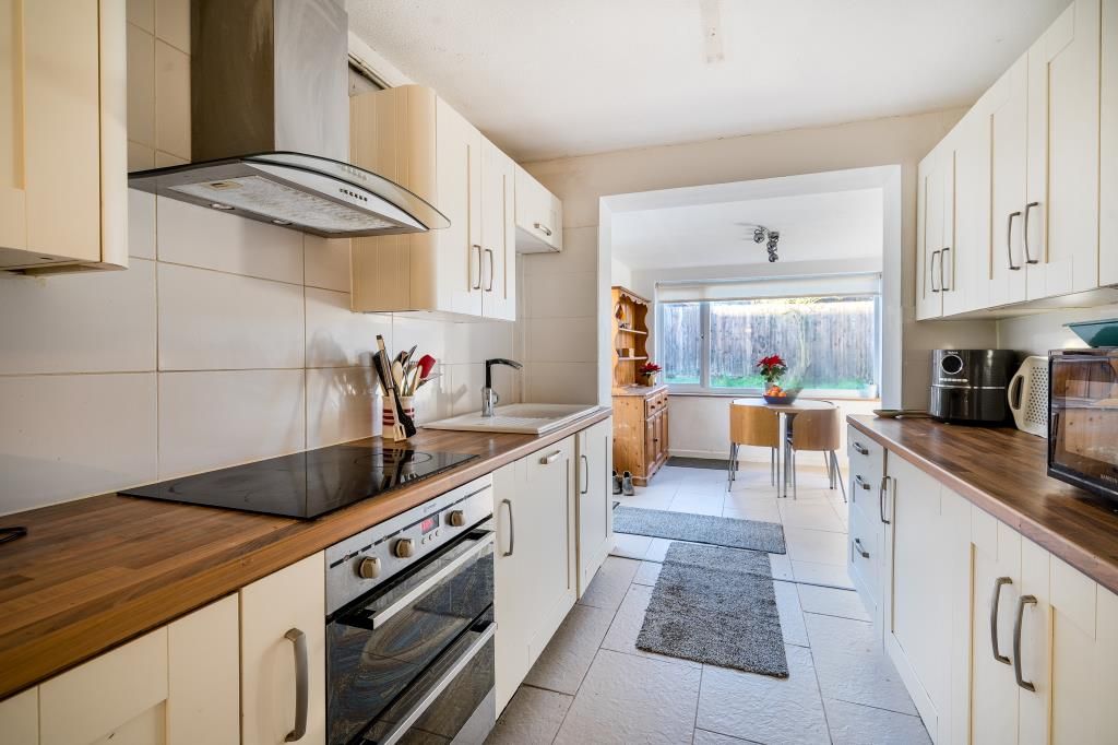 Property photo 3 of 21 Kitchen