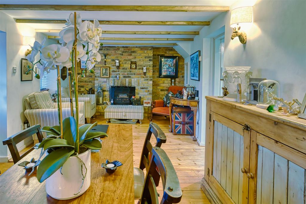 Property photo 2 of 13 Lounge/Diner