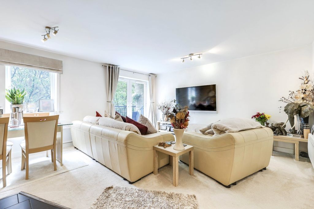 Property photo 2 of 13 Picture No. 28