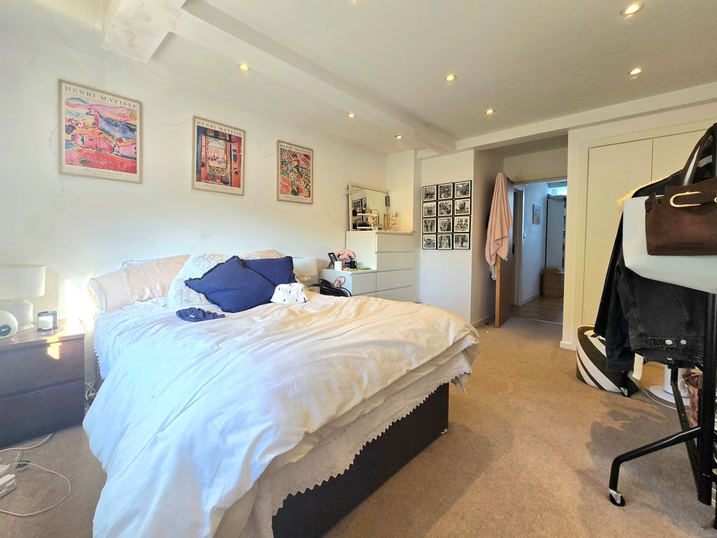 Property photo 2 of 14 3
