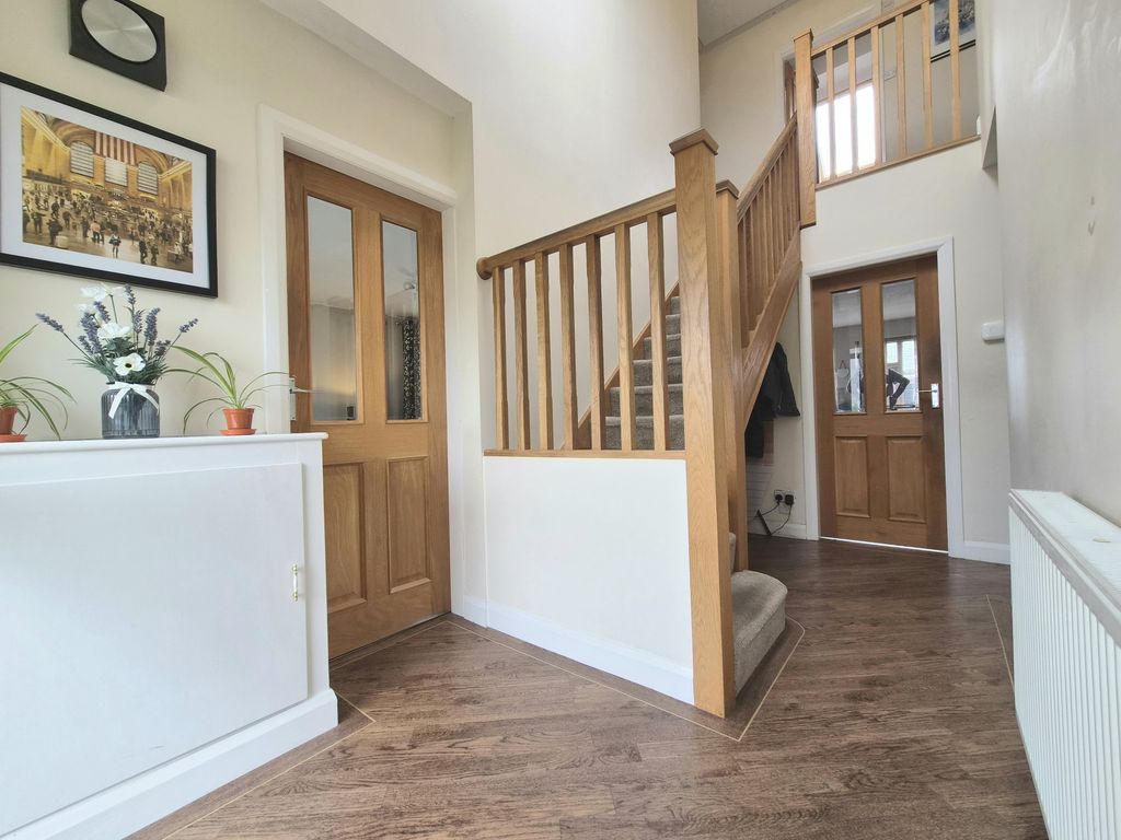 Property photo 2 of 30
