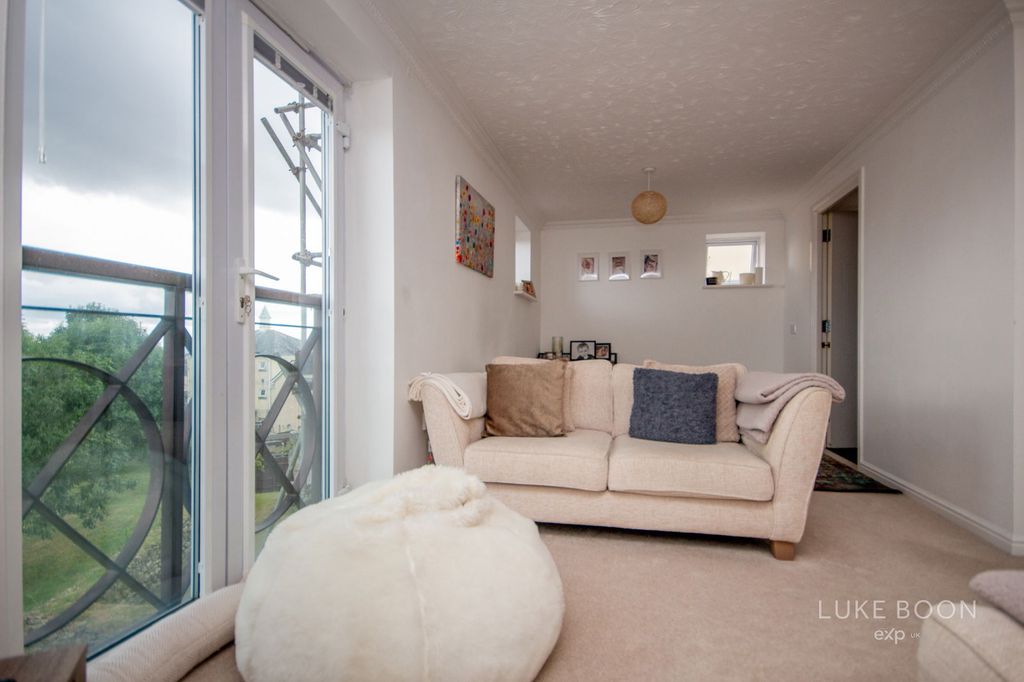 Property photo 3 of 16