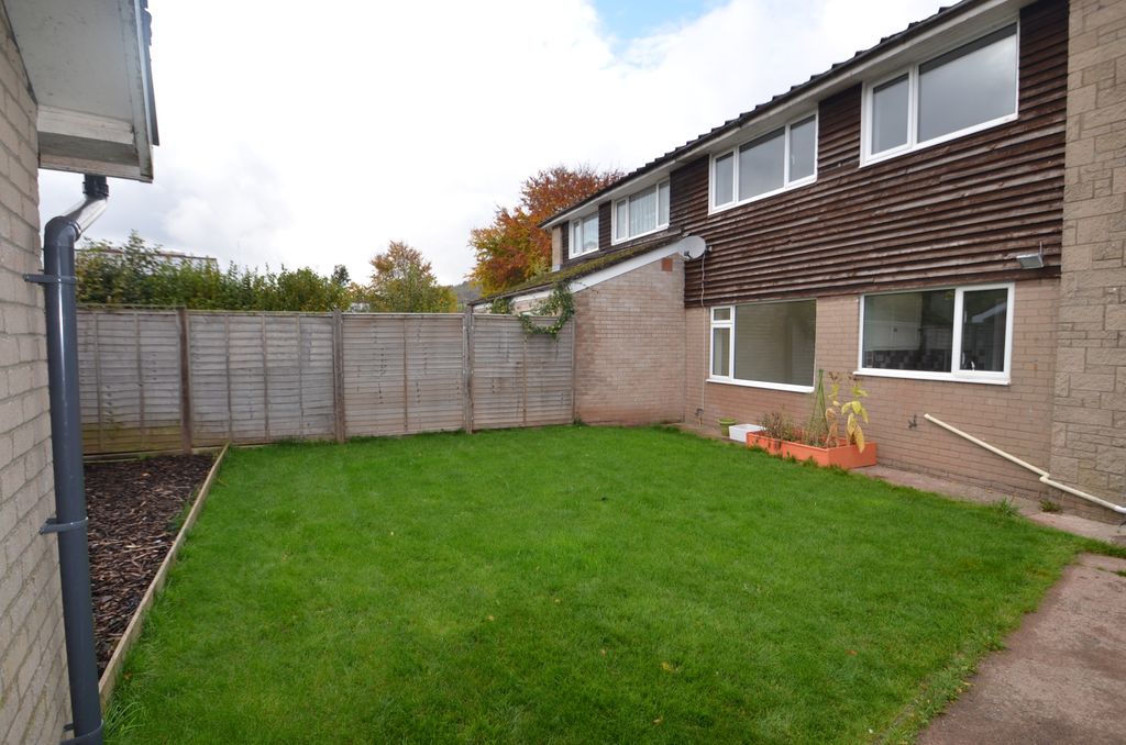 Property photo 2 of 20