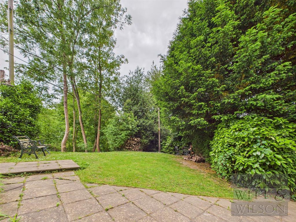 Property photo 2 of 39
