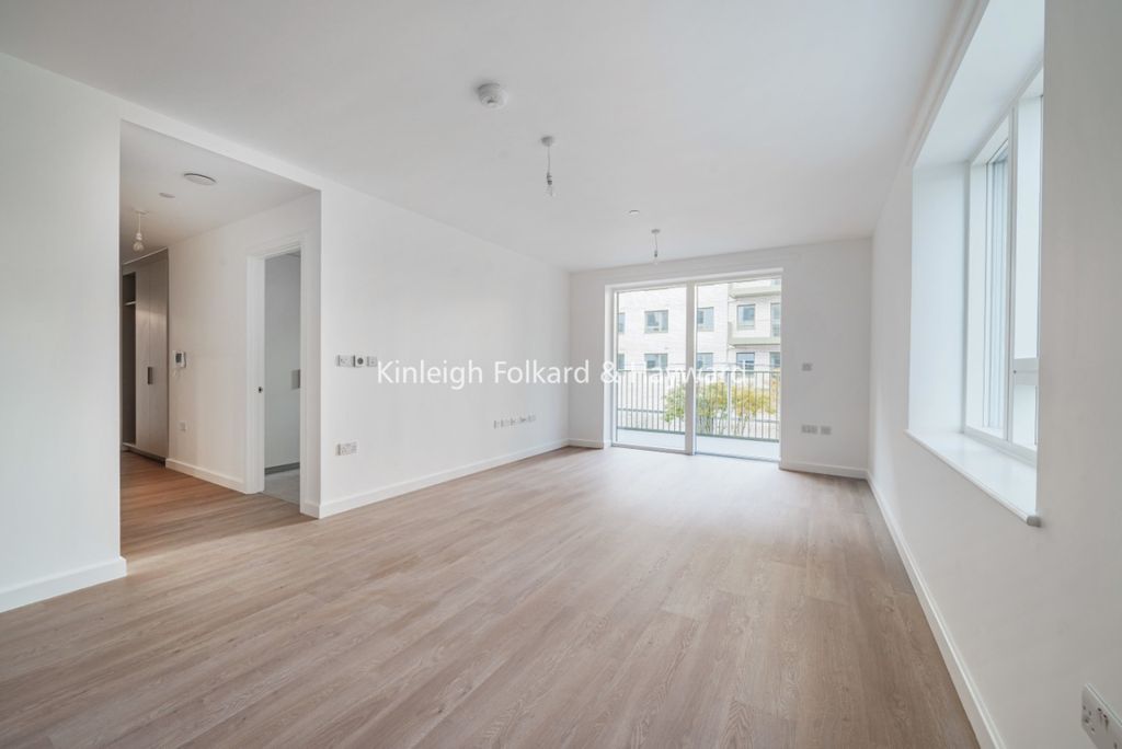 Property photo 3 of 29 775Dd85A-5113-4209-A