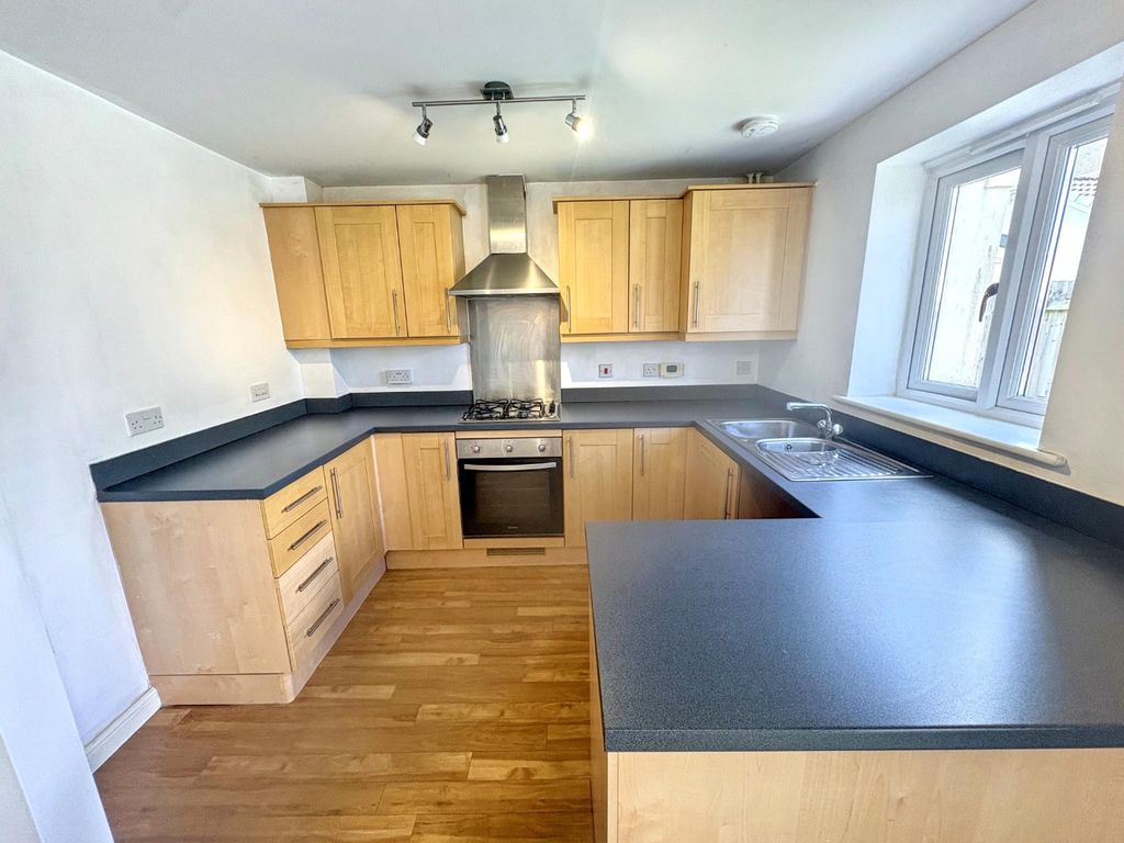 Property photo 2 of 19 5234791