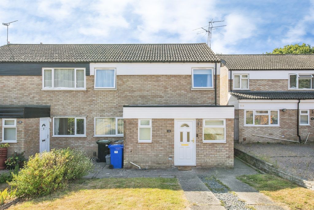 Property photo 1 of 17