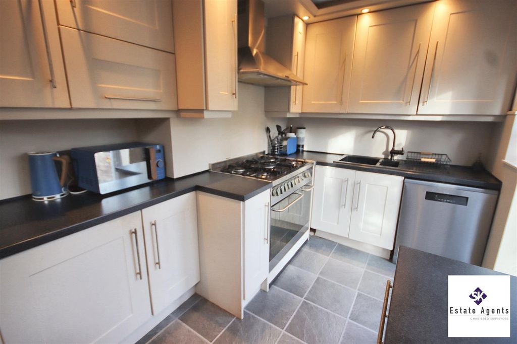 Property photo 3 of 13 Kitchen/Diner