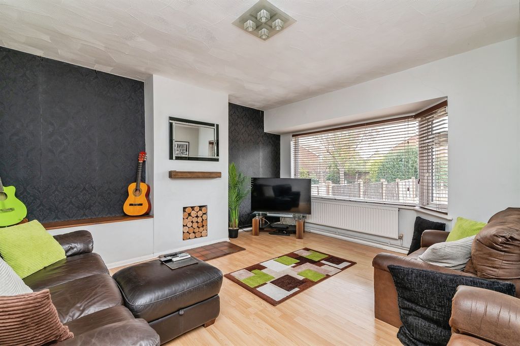 Property photo 2 of 12