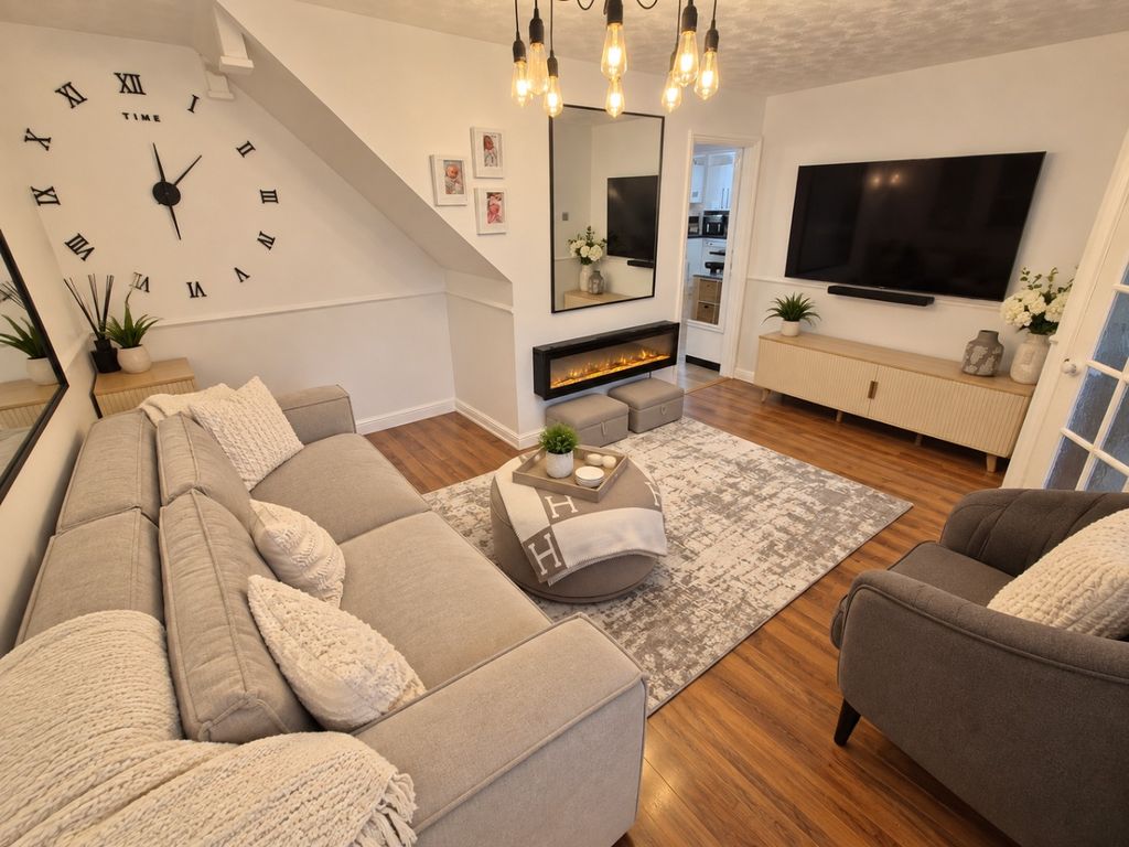 Property photo 3 of 13 5567913