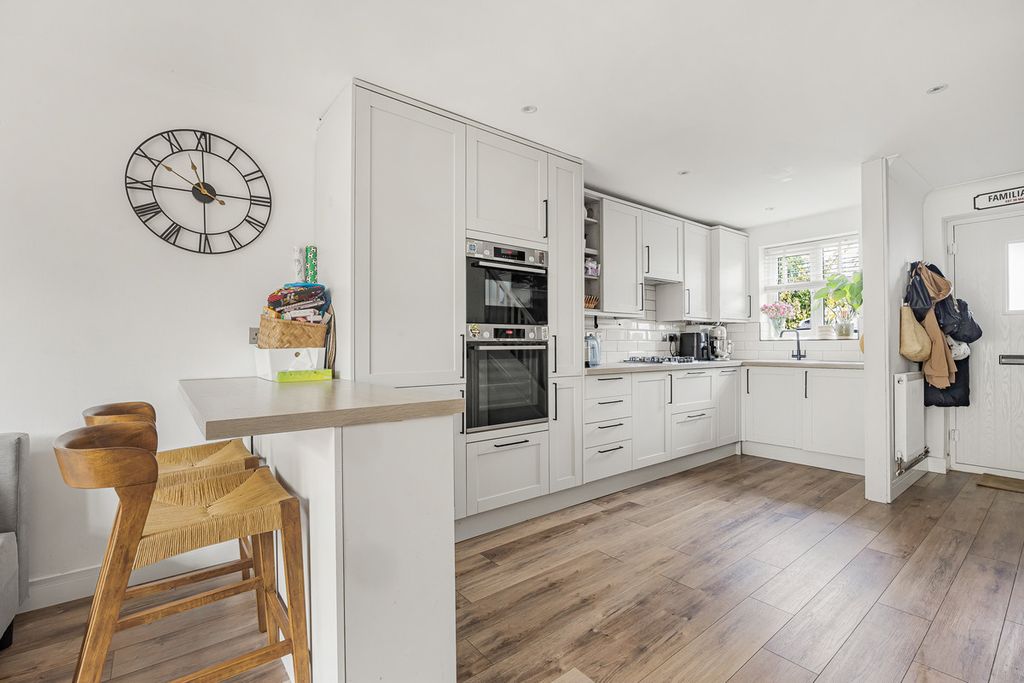 Property photo 2 of 18