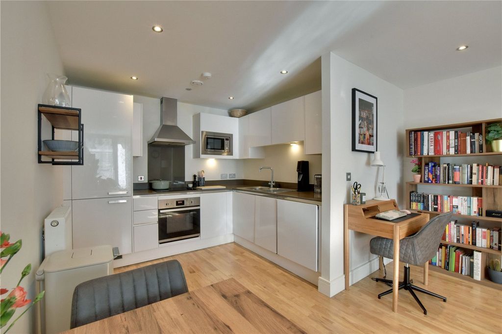 Property photo 3 of 18 Picture No. 15