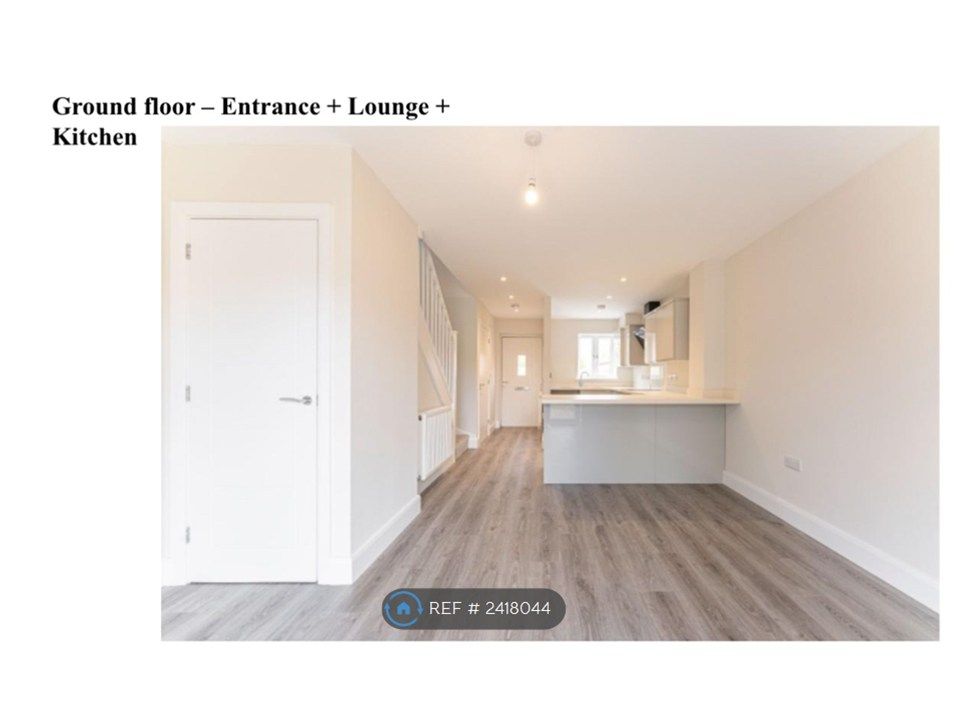 Property photo 3 of 15 Lounge