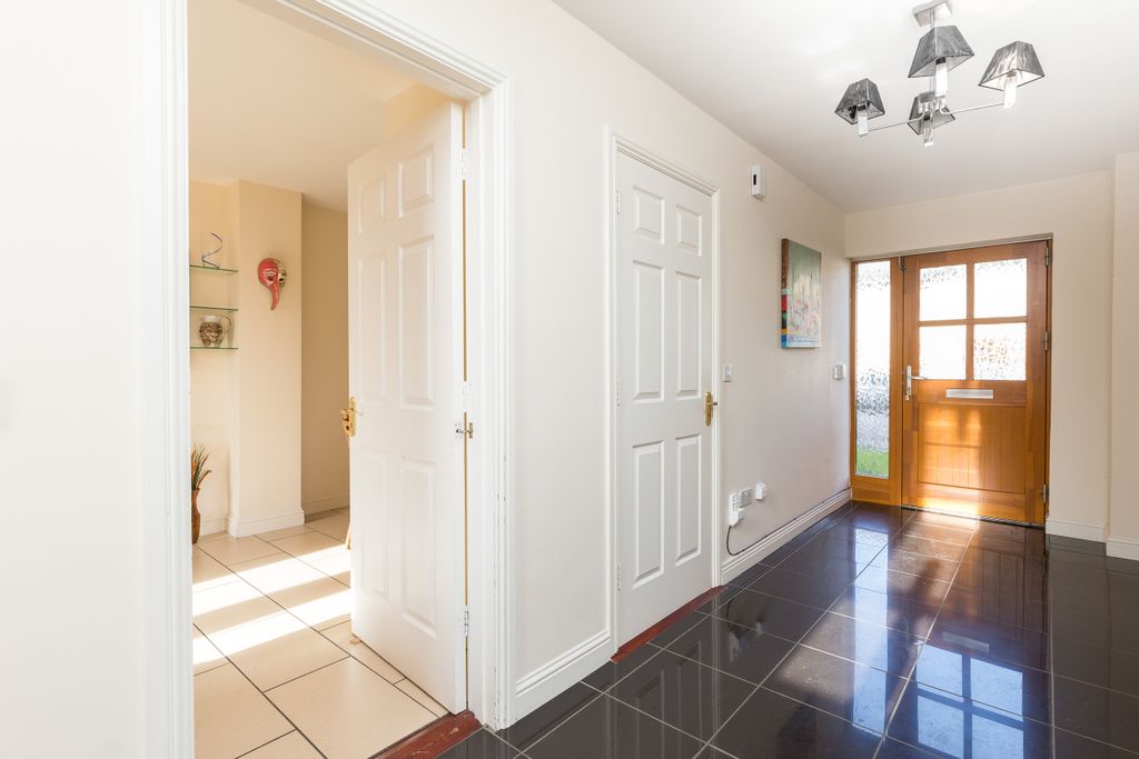 Property photo 3 of 30