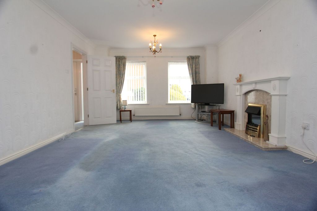 Property photo 2 of 25