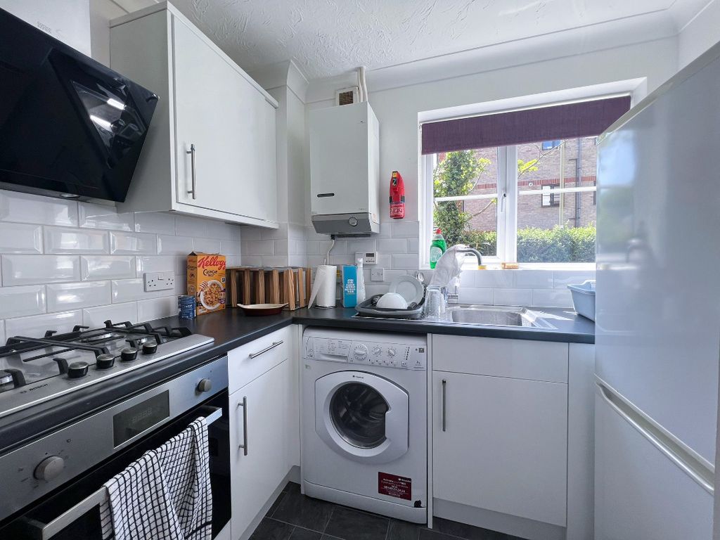 Property photo 3 of 7 4