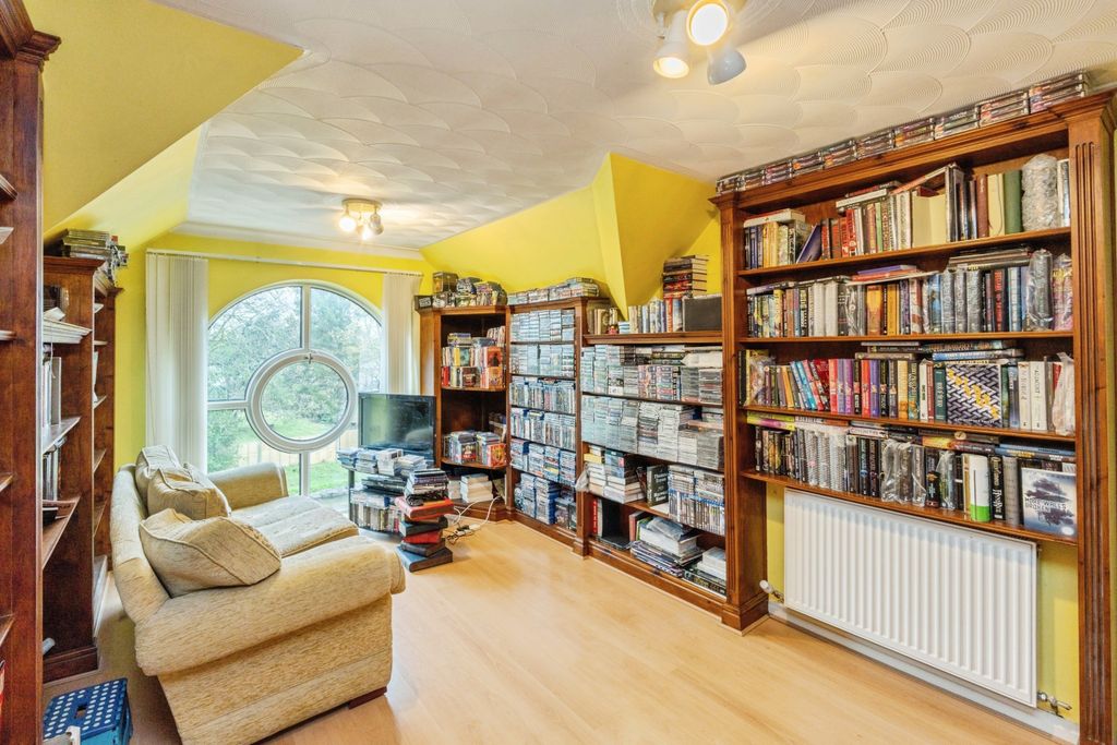 Property photo 3 of 15