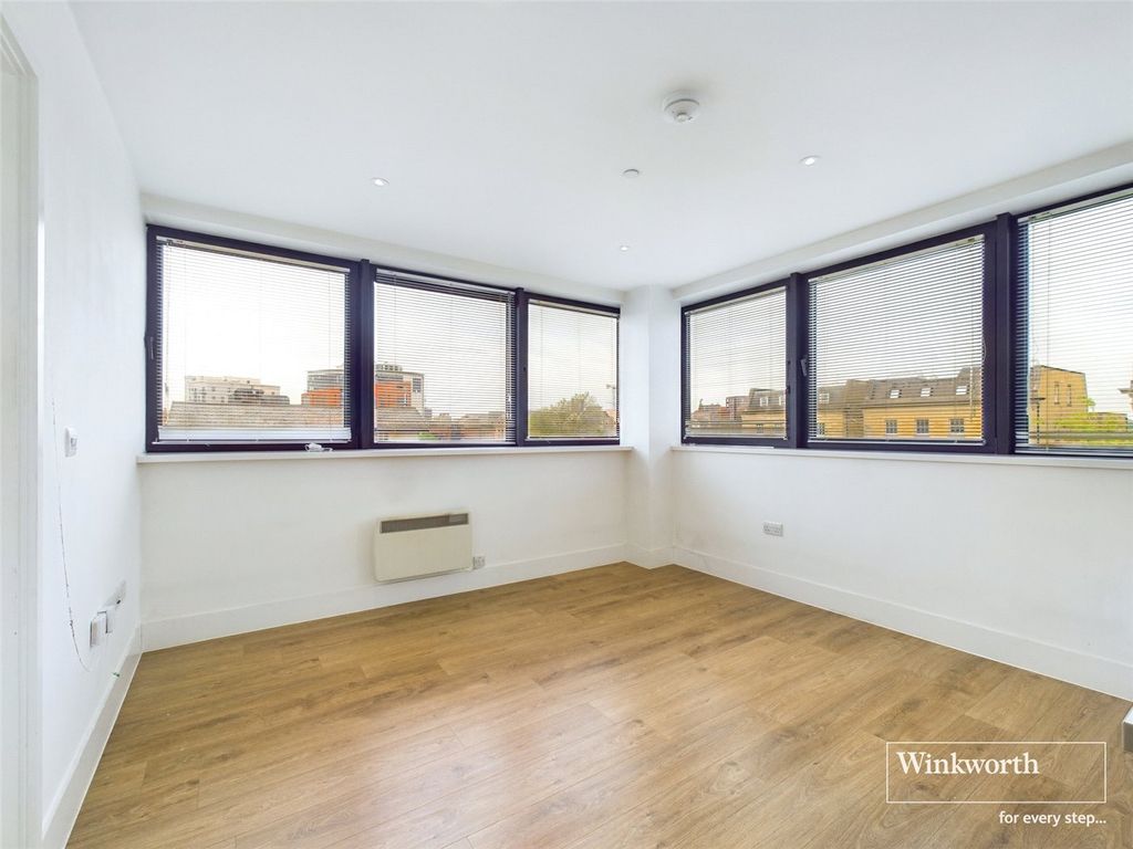 Property photo 3 of 7 Picture No. 10