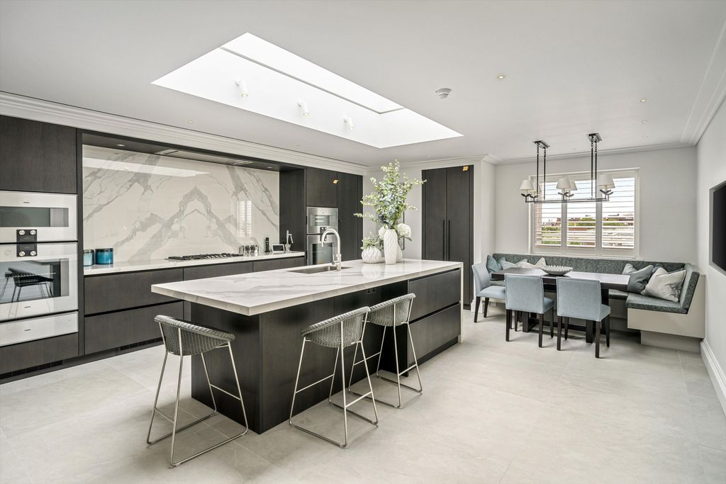 Property photo 2 of 14 Image