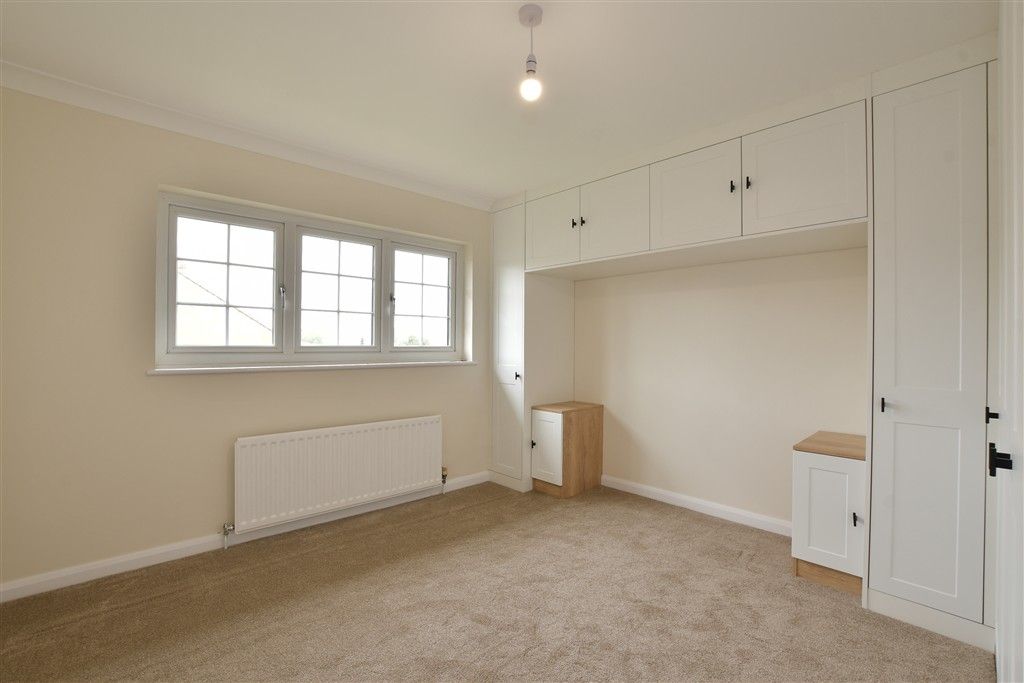 Property photo 1 of 14 Bedroom 1