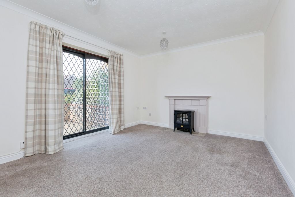 Property photo 2 of 15 Living Room